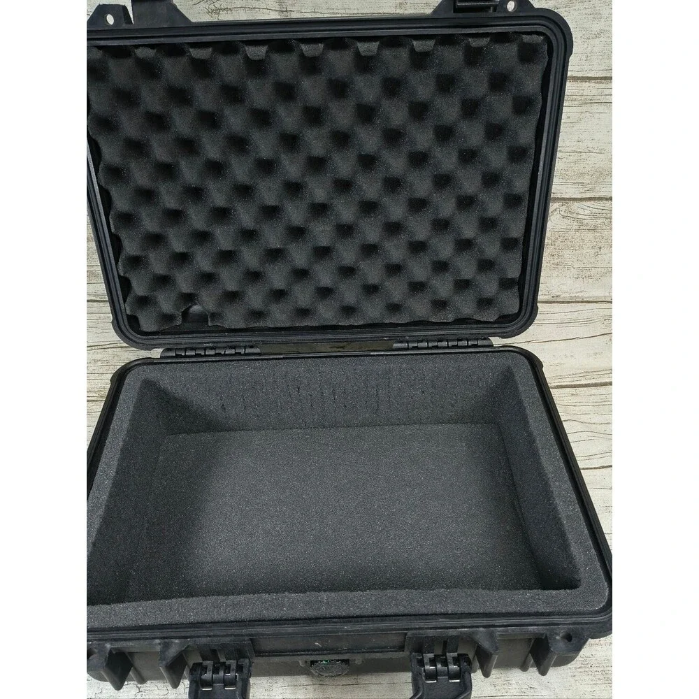 Pelican 1500, Black, Genuine, Medium Protector Case 18.5 X 14.06 X 7.75